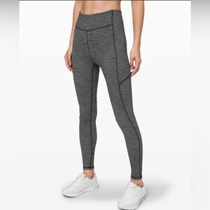 Lululemon Speed Up Tight 28" Athletic Legging Size 6 Variegated Knit Black Gray
